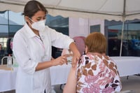 Realiza Salud Municipal jornada de vacunación contra el COVID-19 en presidencia de Gómez Palacio