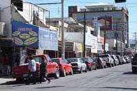 Negocios se quedan sin luz en el Centro de Gómez Palacio