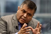 Olmos considera que instituciones como el INE 'deben ser fortalecidos no desaparecidos'