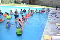 Invitan a clases de aquazumba en Lerdo