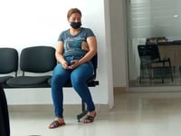 'Su error fue trabajar y dejarlas a cargo de él'