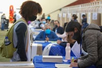 Imagen Cierran colegios electorales en Colombia tras ocho horas de votación de la primera vuelta presidencial