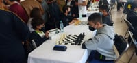 Imagen Compiten decenas de gomezpalatinos de todas las edades en Torneo Municipal de Ajedrez