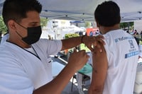 Abren dos días vacunación anti COVID en horario vespertino en Monclova