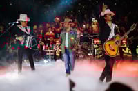 Los Dos Carnales se echan palomazo con 'Louie' Padilla de La Firma