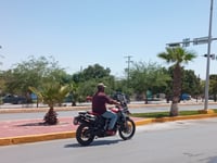 Afirman que principalmente los motociclistas toman como pista de carreras las vialidades. (EL SIGLO DE TORREÓN)