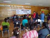 Ayer se entregaron 250 fichas para realizar trámites en la jornada del Registro Civil. (EL SIGLO DE TORREÓN)