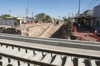 Además de ser incosteable, ya no sería posible cancelar la obra de la 5 de Mayo, por el puente que ya se construyó. (EL SIGLO DE TORREÓN)