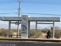 Imagen Vandalizan obras complementarias del Metrobús Laguna que se colocaron por la carretera Torreón-San Pedro