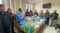 Imagen Entrega alcalde de Allende insumos y material básico al sector salud
