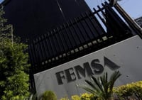 La firma colocará en el mercado sus acciones de la cervecera, que actualmente equivalen al 14.8% del capital social de esa empresa. (ESPECIAL)