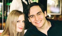 Imagen Ella es Imelda Garza, la viuda de Julián Figueroa y madre de su hijo