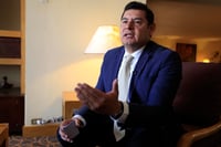 Presidente del Senado exhibe supuestos mensajes de ministra presidenta Norma Piña