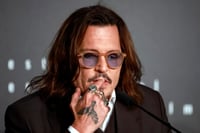 Imagen Johnny Depp se lesiona y pospone presentaciones con su banda Hollywood Vampires