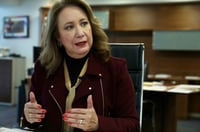 En diciembre pasado, se aseguró que la tesis presentada por la ministra Yasmín Esquivel Mossa en 1987 para obtener su licenciatura, era muy similar a la presentada por el alumno Edgar Ulises Báez Gutiérrez en 1986.