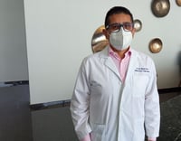 Imagen Fabio Martínez sale de la dirección del Hospital General de Torreón; van cinco médicos en casi 8 años
