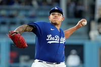 Imagen Julio Urías está de vuelta; el mexicano lanzará hoy ante Kansas City