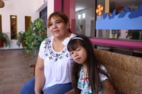 La pequeña Marilú cumplirá 9 años y su mayor deseo es conocer a Bely a Beto, aunque también requiere de un par de lentes para mejorar su visión. (VAYRON INFANTE)