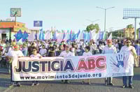 Los padres de los menores reclaman que los privaron de la atención médica y los apoyos. (ARCHIVO)
