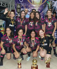 En la categoría femenil el equipo ganador fue 'Segundo Piso'.