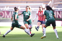 Simplemente las albiverdes no pudieron con el olfato goleador de la artillera rojiblanca Alicia Cervantes, quien les marcó 6 tantos (SANTOS)