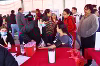 Servicios de salud por la brigada en la colonia Camilo Torres.(FERNANDO COMPEÁN)
