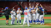 Con una gran actuación ofensiva y una impecable labor de pitcheo, Charros Softbol Femenil dio cátedra esta noche en el Estadio Panamericano al vencer 13-1 a Diablos Rojos Femenil e instalarse en la Final de la histórica primera Temporada 2024 de la Liga Mexicana de Softbol (LMS).