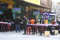 Se busca garantizar la seguridad y el orden en las calles de la zona Centro, donde se encuentran restaurantes, bares y antros. (EL SIGLO DE TORREÓN)