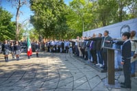 Acto cívico, colocación de ofrenda y guardia de honor por el 218 aniversario del natalicio del Lic. Benito Juárez García. (DIANA GONZÁLEZ)