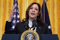 Imagen Kamala Harris visita Parkland y anuncia dos propuestas para frenar la violencia con armas