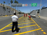 Se utilizó pintura amarilla para simular un camellón dibujado y delimitado con boyas, a modo que se convierta en el sexto elemento de seguridad y de información en esta vialidad.