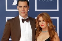 La protagonista de Loca por las compras, Isla Fisher, dejó en evidencia el final de su matrimonio con el comediante Sacha Baron Cohen, al ser captada sin su anillo de bodas tras anunciar su divorcio el viernes pasado.