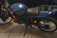 Imagen Caen dos que manejaban auto y motocicleta con reporte de robo