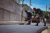 Imagen Se realizan trabajos de pavimentación en la avenida J. Agustín Castro, en Lerdo