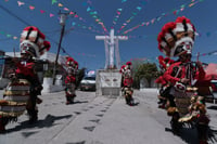 Imagen Celebran a la Santa Cruz con danzas y reliquia en el sector poniente de Torreón