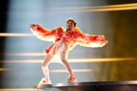 Imagen Artista no binario Nemo da triunfo a Suiza en Eurovision 2024; así fue su presentación