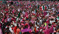 Imagen Marcha 'Marea Rosa' rechaza a INE; continuarán vistiendo de rosa