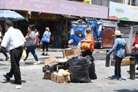 Imagen En plena ola de calor, las calles de Torreón están repletas de basura