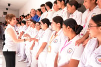 Imagen Futuros enfermeros y de otros talleres del DIF Torreón celebran el día del Estudiante