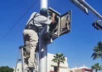 Departamento de Ingeniería, Tránsito y Vialidad, realiza de manera constante, trabajos de supervisión y mantenimiento a la red de semáforos. (DIANA GONZÁLEZ)