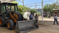 Imagen Alcalde de Lerdo supervisa construcción del domo y cancha en Álvaro Obregón