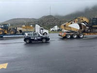 Imagen Llega maquinaria pesada para reparar caminos de Arteaga