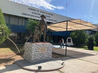 Estatua de Gral. Francisco Villa y Nellie Campobello (EL SIGLO DE TORREÓN)