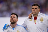 Encomendados a Lionel Messi y a Emiliano 'Dibu' Martínez, la escuadra Albiceleste espera finiquitar su paso a la final frente a los canadienses, a quienes ya derrotaron en el partido inaugural del certamen sudamericano.