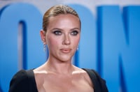 Imagen Scarlett Johansson critica a los demócratas por especular sobre la sustitución de Biden