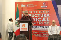 El Secretario General del Sindicato Nacional de Trabajadores de la Educación (SNTE), Alfonso Cepeda Salas. (ARCHIVO)