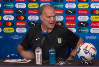 Imagen Bielsa explota contra la seguridad de la Copa América; exige disculpas