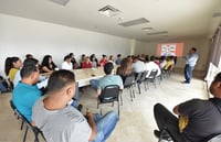 Imagen Imparten curso de comunicación al departamento de Garantías e Infracciones