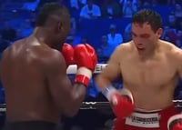 Imagen Julio César Chávez Jr. derrota a Uriah Hall por decisión unánime