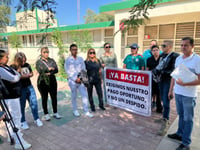 Imagen Personal de salud se manifiesta en Torreón para exigir pago de nómina y que cesen despidos